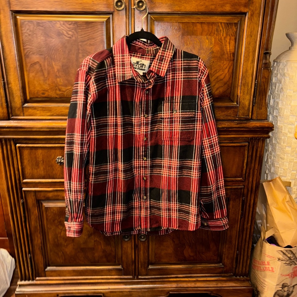 Old Mill Men’s Plaid Red & Black Flannel Shirt L